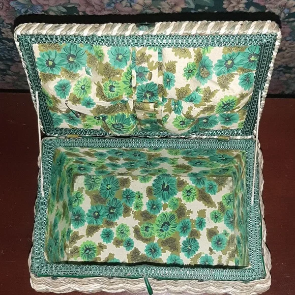 Vintage Woven Sewing Basket - Picture 3 of 6